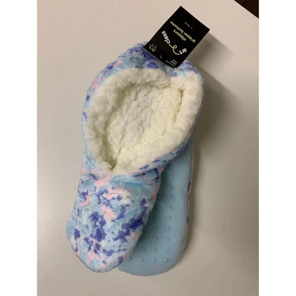 NWT Art Class Slippers With Gripper Bottoms Fleece Lined Medium/Large 3-5 Girls